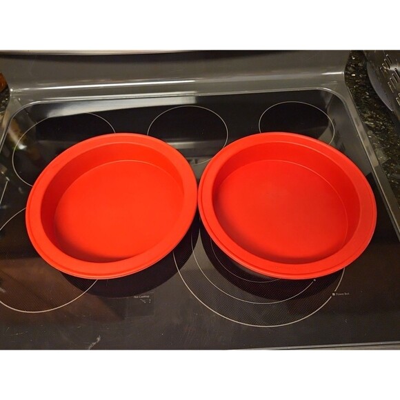 Set of 2 Red KitchenAid Silicone Cake Pans 9 Inch Round Very Nice - Picture 1 of 5